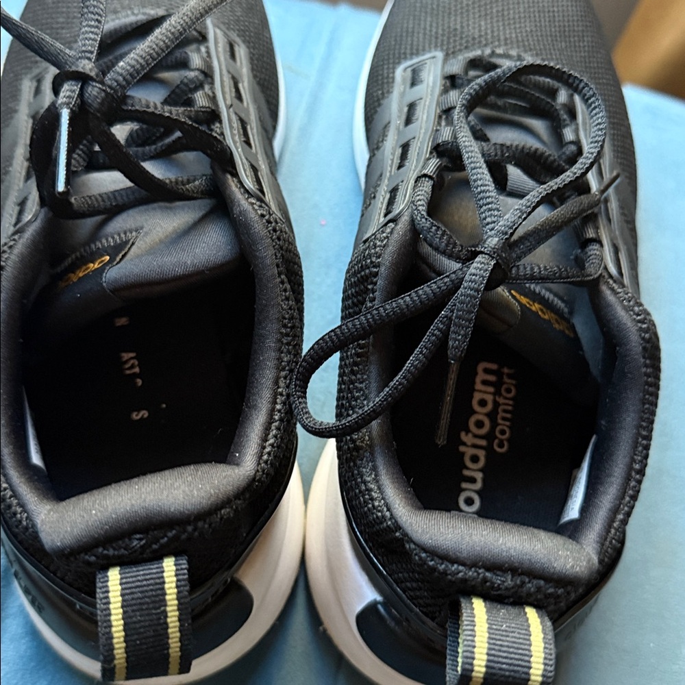 Adidas Cloudform Running shoe - Picture 9 of 11